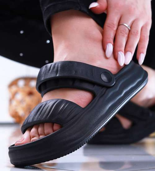 Designerskie Czarne klapki na basen F4-1 13830 S2/ Designerskie Czarne klapki na basen F4-1 13830 S2/