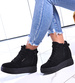 Czarne zamszowe sneakersy na koturnie i platformie /G13-1 12449 T730/