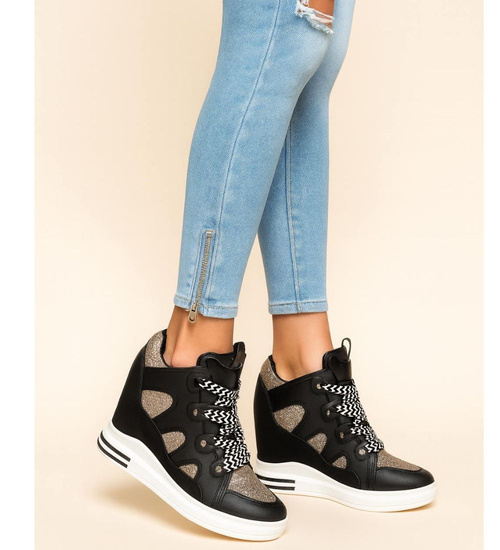 Sznurowane czarne trampki sneakersy na niskim koturnie /E5-1 15820 D430/