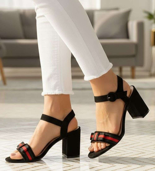 Czarne zamszowe sandały na słupku /H2 D8-3 14071 S243/