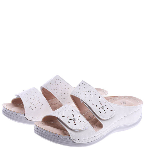 Beżowe klapki damskie na rzep /C3-3 13903 T432/