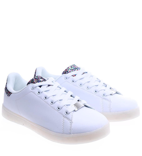 Sznurowane białe damskie trampki /E8-1 13965 S197/