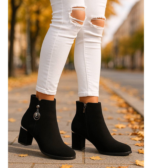 Czarne eleganckie botki na niskim obcasie /D4-3 18270 W483/