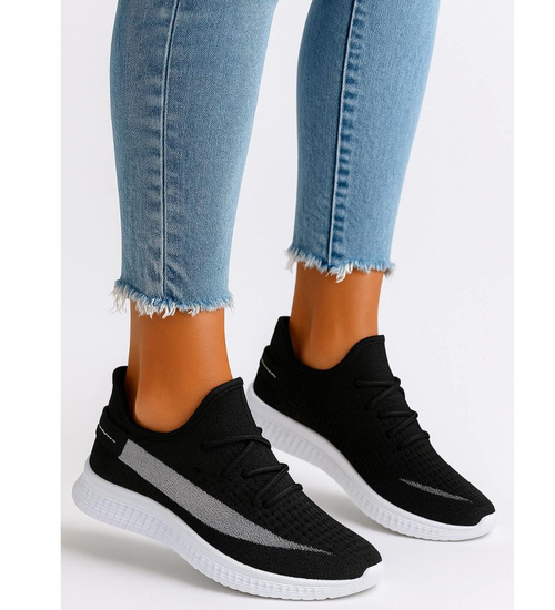 Wsuwane ażurowe czarne buty sportowe /F6-3 17992 T124/