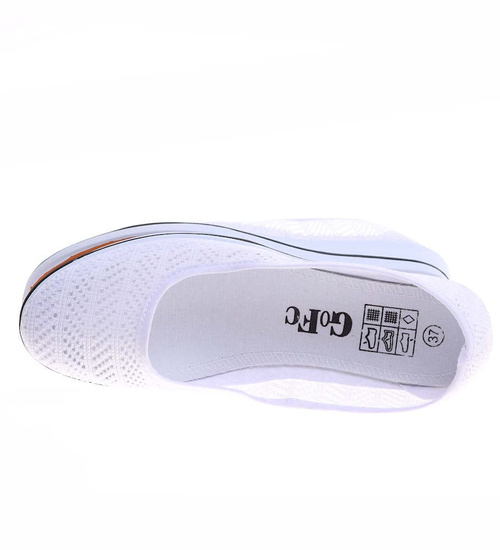 Białe koronkowe tenisówki na niskim koturnie /B3-2 16355 T256/