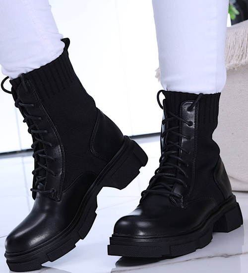 Czarne trapery damskie z elastyczną cholewką /D6-1 14849 T6/