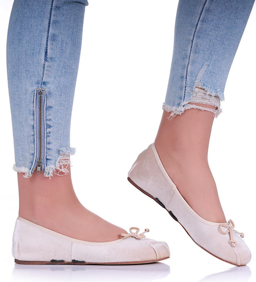 Zamszowe beżowe balerinki z paseczkami /A8-2 13330 T035 +H2/