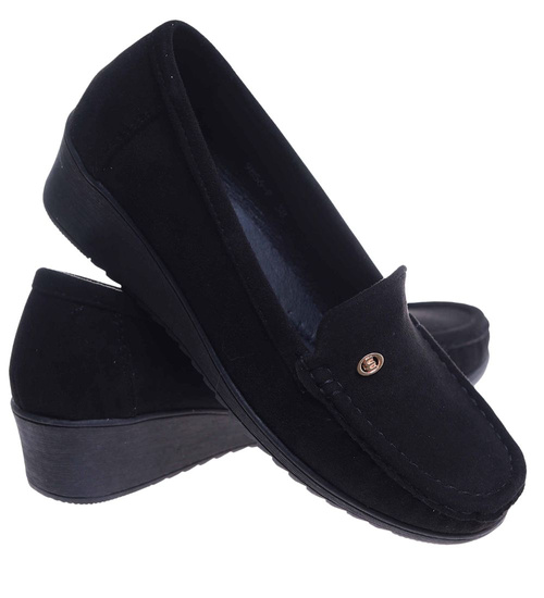 Czarne czółenka na niskim koturnie /F6-3 17666 W333/