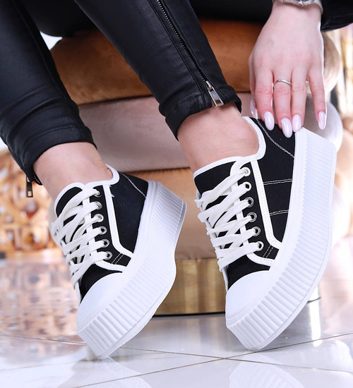 Czarne damskie trampki na platformie /E3-3 13793 S296/