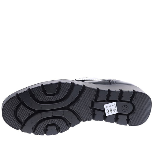 Sznurowane czarne półbuty na niskim obcasie /F9-3 15754 T223/