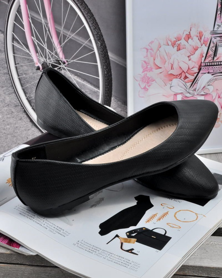 Czarne balerinki z migdałowymi noskami /C5-2 2756 S197/
