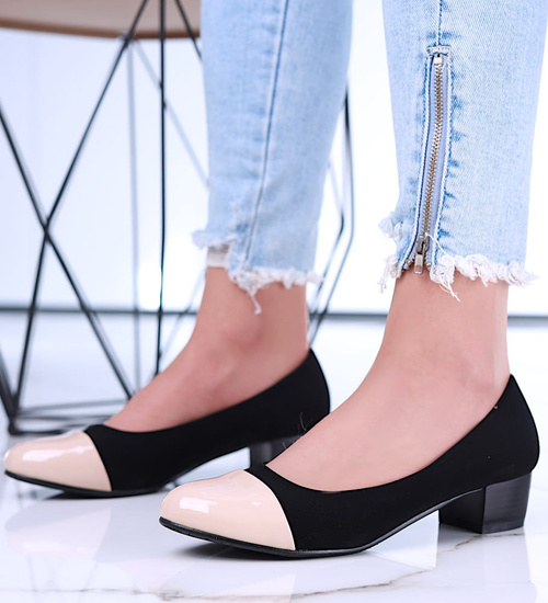 Czarne czółenka damskie na klocku /A8-3 8311 S198/