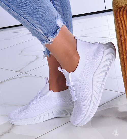 Wsuwane białe buty sportowe /F9-3 11872 T391/ Wsuwane białe buty sportowe /F9-3 11872 T391/