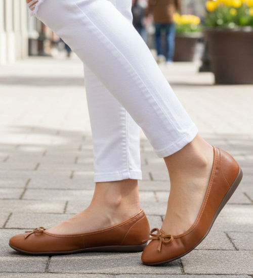 Brązowe balerinki z kokardką /E5-1 8288 S097/