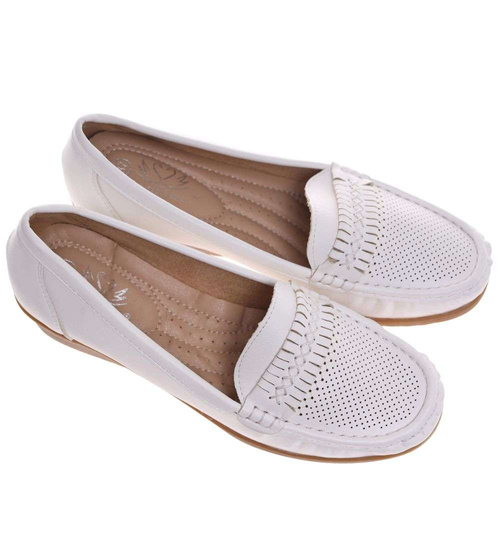 Białe buty czółenka na niskim koturnie /F8-2 18677 T382/