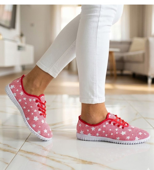 Wiązane czerwone tenisówki w gwiazdki /C6-1 11378 T099/