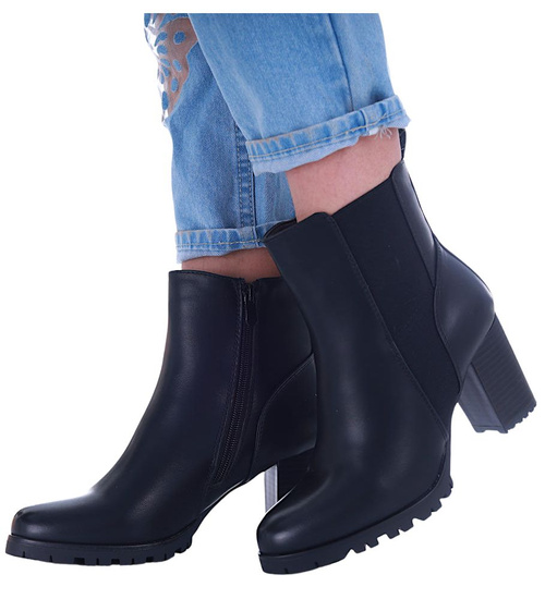 Klasyczne czarne botki na obcasie /F10-2 16919 G387/