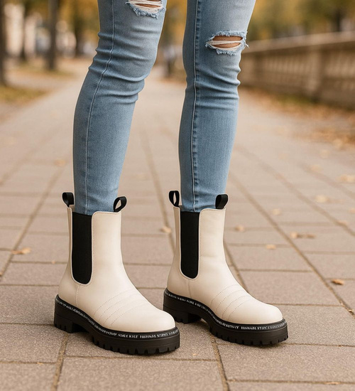 Białe wysokie botki sztyblety na platformie /A4-1 18302 T3/