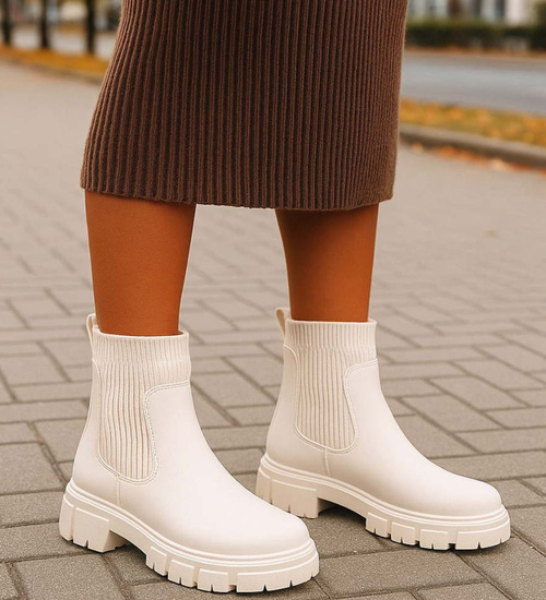 Beżowe elastyczne dziewczęce botki ocieplane /A6-3 17120 T3/