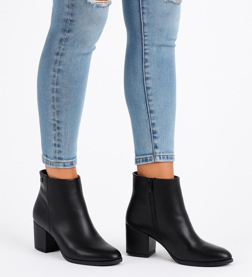 Klasyczne czarne botki na niskim obcasie /G3-2 +H2 18189 T399/