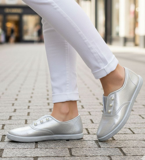 Trampki dziewczęce wsuwane srebrne /A1-1 7637 S101/