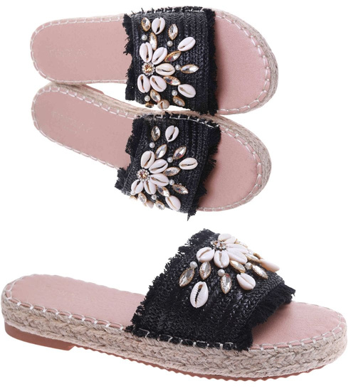 Czarne klapki na niskiej platformie /F2-2 17674 G289/