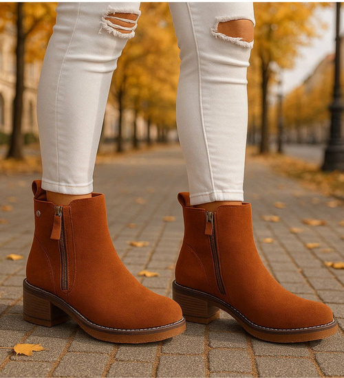 Karmelowe botki damskie na niskim obcasie /F1-3 18412 W456/