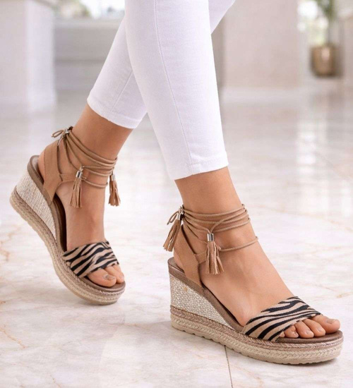 Sandały na koturnie i platformie Zebra /E3-2 14049 S290/