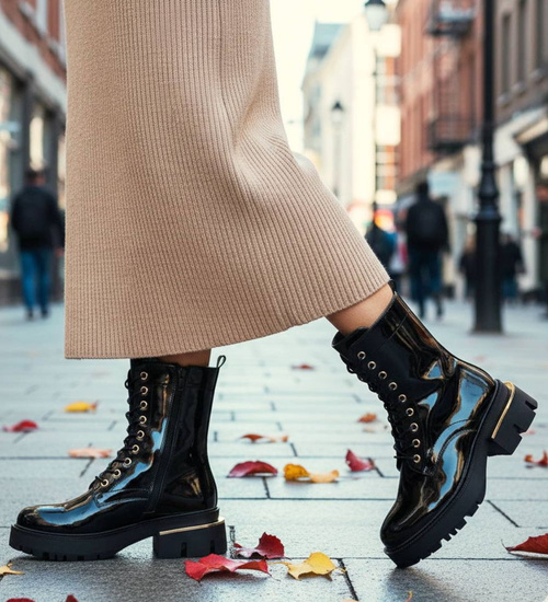 Lśniące botki glany w rockowym stylu Czarne /A2-1 18547 G388/