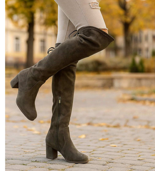 Oliwkowe wysokie kozaki muszkieterki /G1-2 18447 T387/