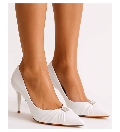 Białe czółenka damskie na szpilce /D3-3 17752 G156/