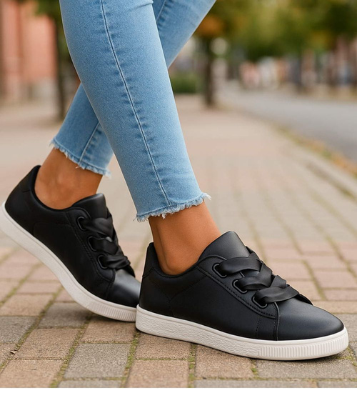 Czarne wiązane trampki damskie /G6-1 17509 W093/