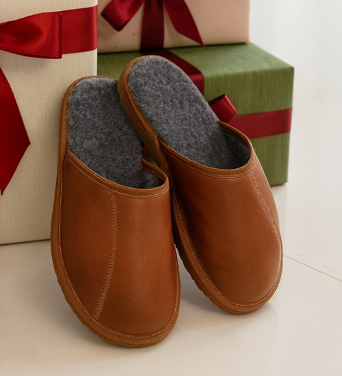 Skórzane kapcie męskie z wełną Brązowe /G8-1 18468 S197/