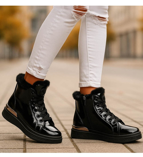 Czarne zimowe trampki z futerkiem /E10-2 18336 T411/