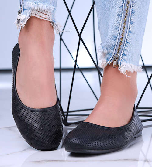 Ażurowe czarne balerinki /A8-2 15651 T192/