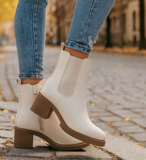 Beżowe botki damskie na grubym obcasie /J6-3 h2 18396 W3/