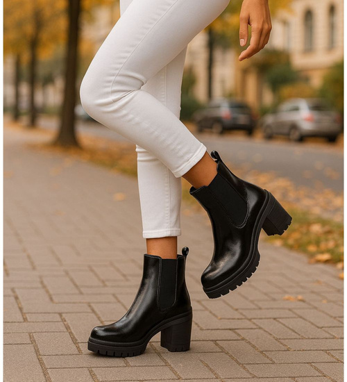 Czarne botki na grubym obcasie i platformie /C5-3 18312 T432/