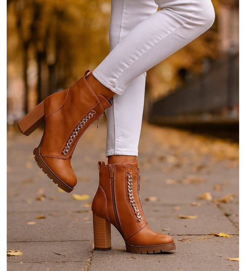 Zimowe ocieplane botki lity na słupku camel /E3-1 15406 T231/