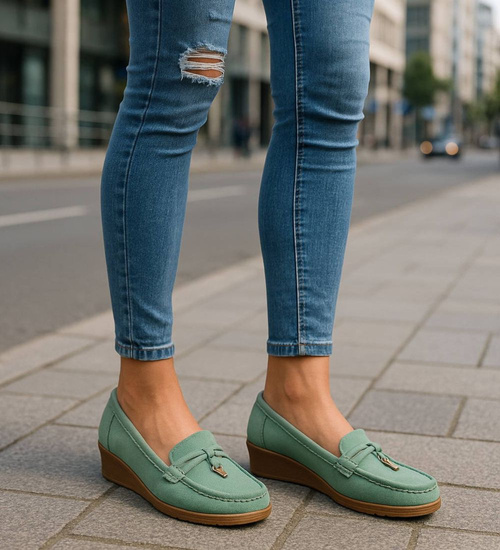 Zielone czółenka na niskim koturnie /B2-2 18224 W122/