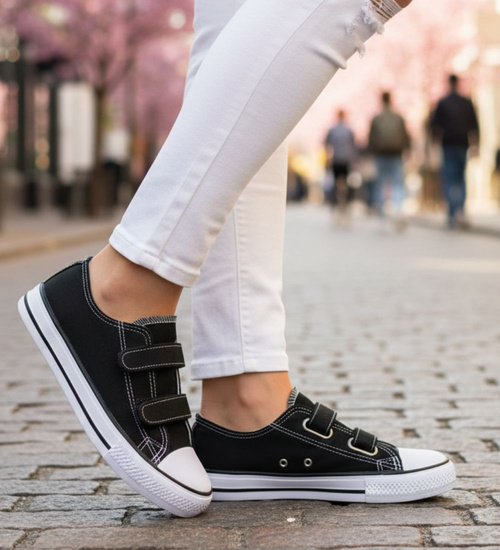 Czarne tenisówki dla dziewczynki na rzepy /E7-2 18637 T286/