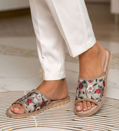 Kolorowe kapcie z tkaniny z kwiatowym wzorem /F8-1 18590 S174/