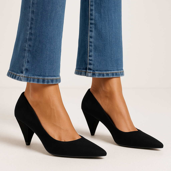 Czarne zamszowe czółenka damskie na obcasie /E5-2 12153 T197/