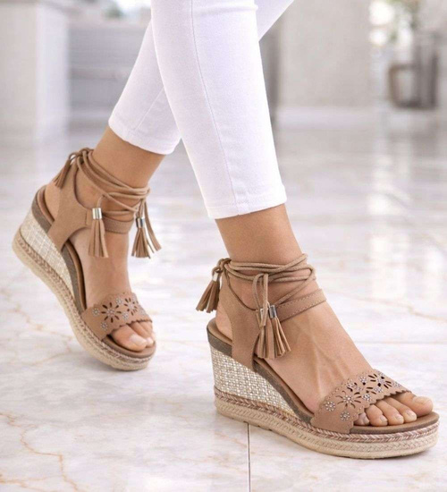 Sandały na koturnie i platformie karmelowe /D8-3 14057 S291/