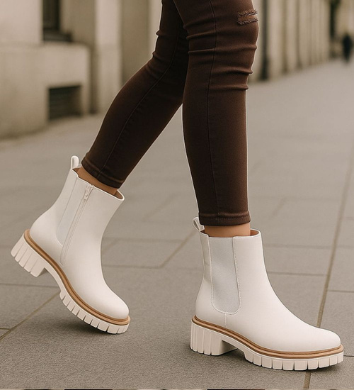 Białe wysokie botki sztyblety na platformie /G6-1 18217 T212/